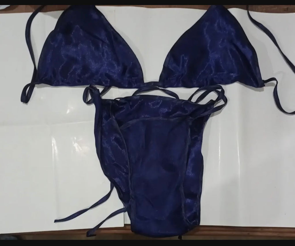 Silk Plain Comfortable And Lightweight Bikini Set / Swin
Wear Bikini For Girls
