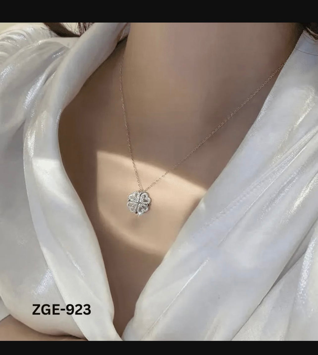 Magnetic Heart Clover Necklace Golden Silver 4 Leaf
