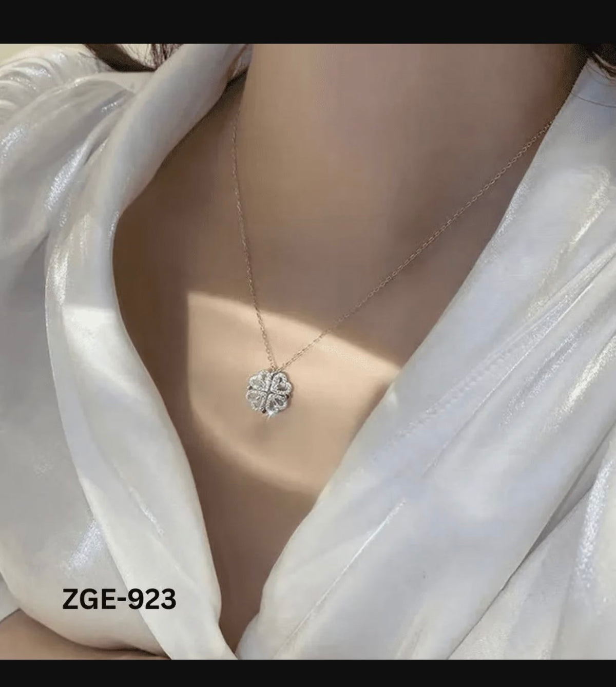 Magnetic Heart Clover Necklace Golden Silver 4 Leaf