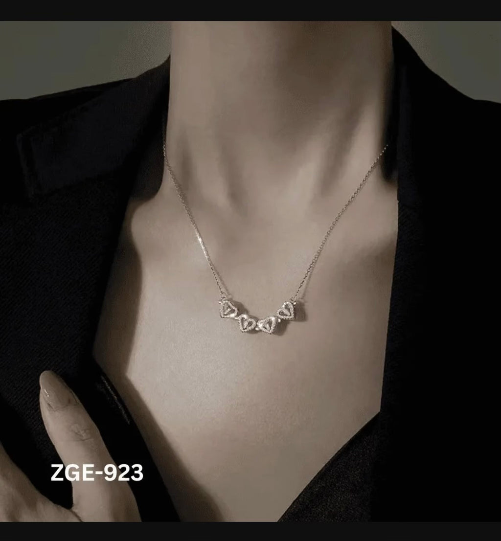 Magnetic Heart Clover Necklace Golden Silver 4 Leaf